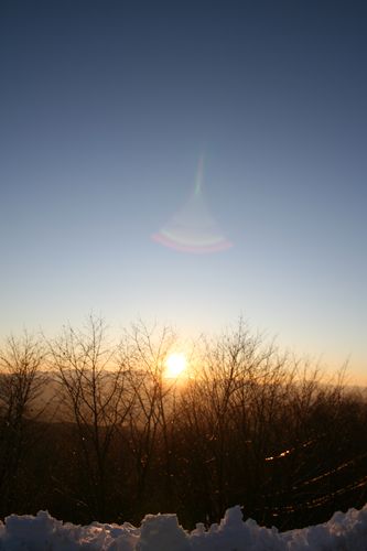 真っ青な空、沈む夕日