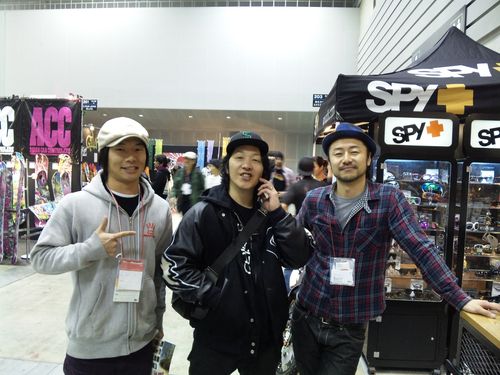 ＳＰＹブーズ前にて　瀬山さん＆SPYチーマネ河尻さんと