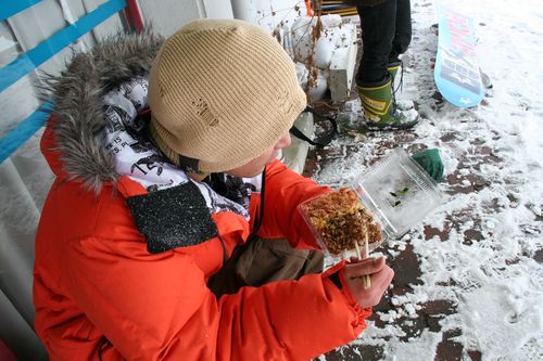 弁当を食す監督☆